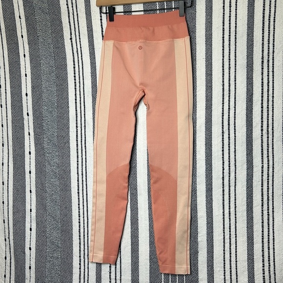 Lululemon Ebb to Train Tight - Picture 3 of 6